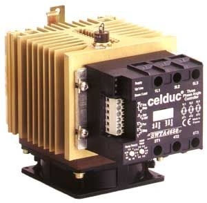 RELAIS STATIQUE TRI 3X32A/24-520VAC/CTRL 10-30VAC/DC