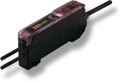 Standard, 10-24 Vc.c., PNP, LO/DO, câble 2 m