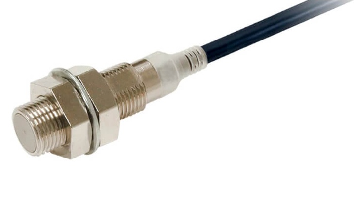 Détecteur de proximité inductif, laiton nickelé, à corps court, M12, blindé, 4 mm, DC, 3 fils, PNP NO, IO-Link COM3, 2 m pré-câb