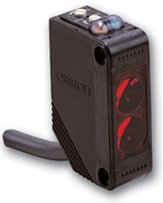 A réflecteur, 15 m, 10-30 Vc.c., PNP, IP67, câble 2 m